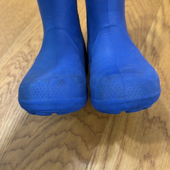 Kids Toddler boys bright blue Crocs rainboots size 12 - Picture 9 of 13